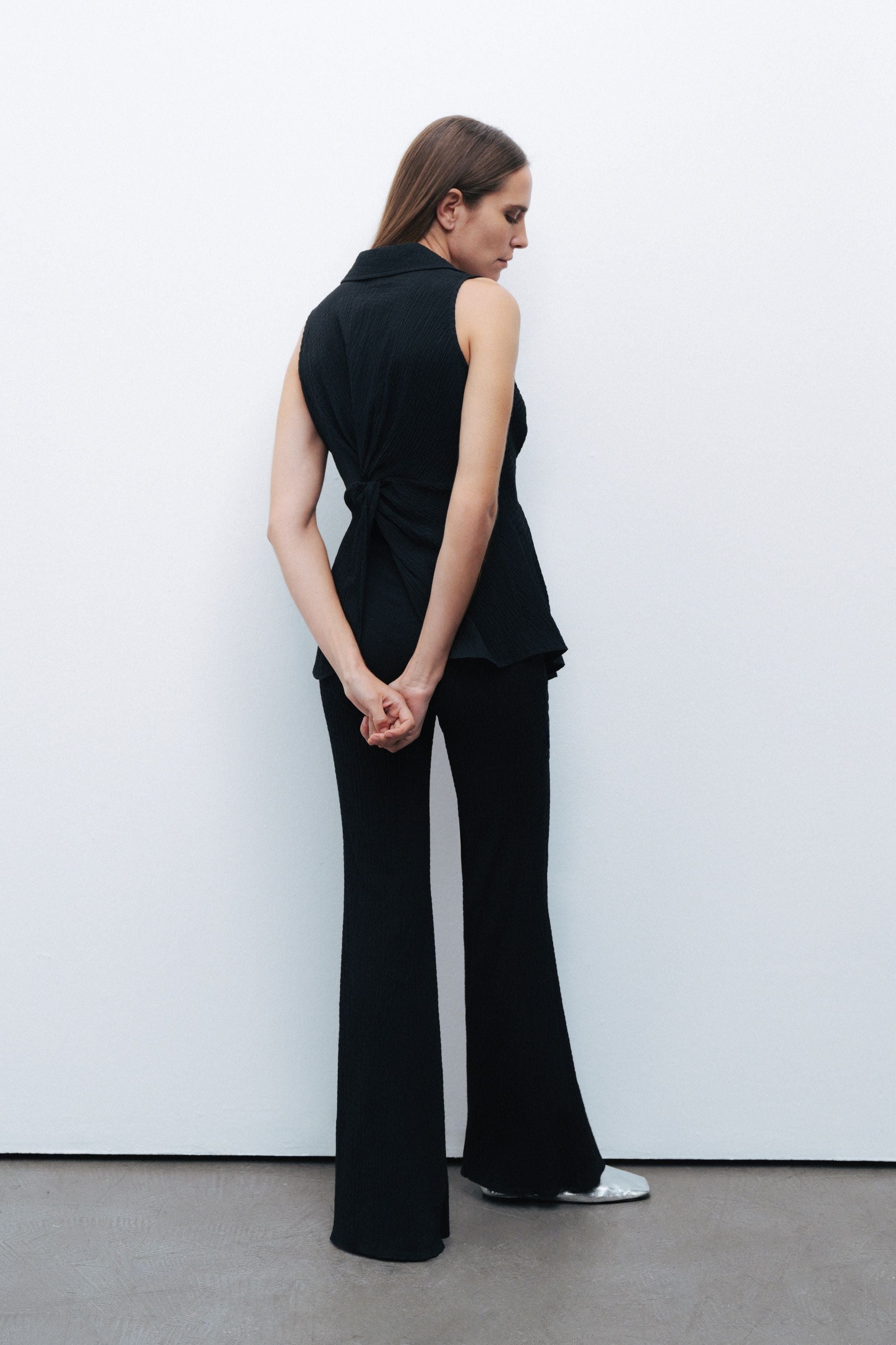 Black Accessory Detailed Blouse