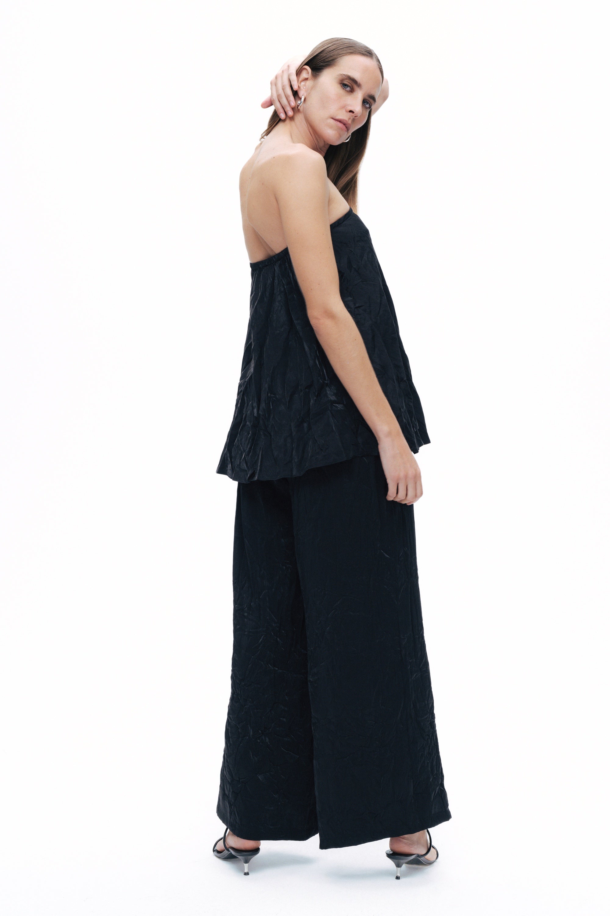 Black Wrinkled Strapless Blouse