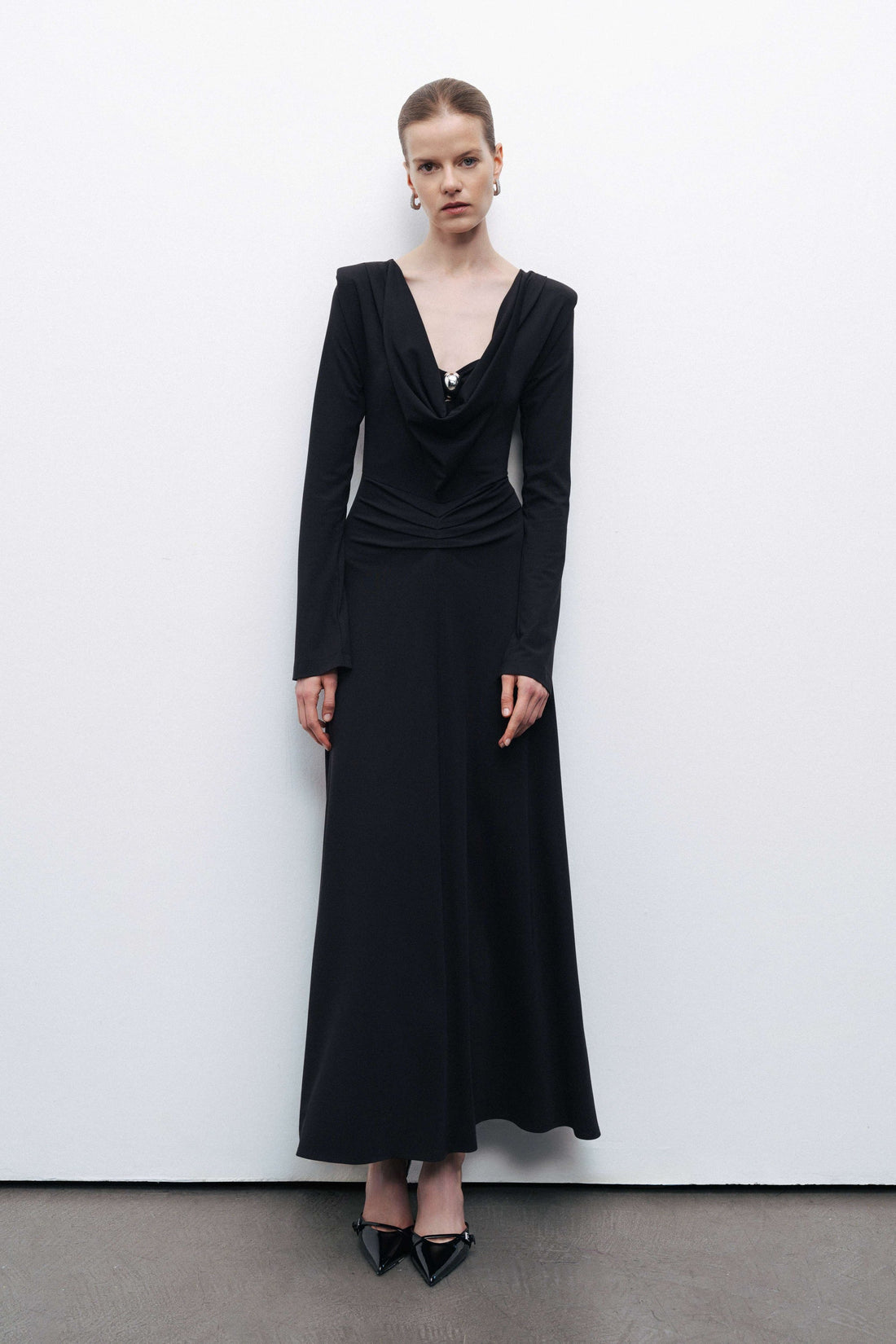 Black Padded Accessory Detailed Maxi Dress