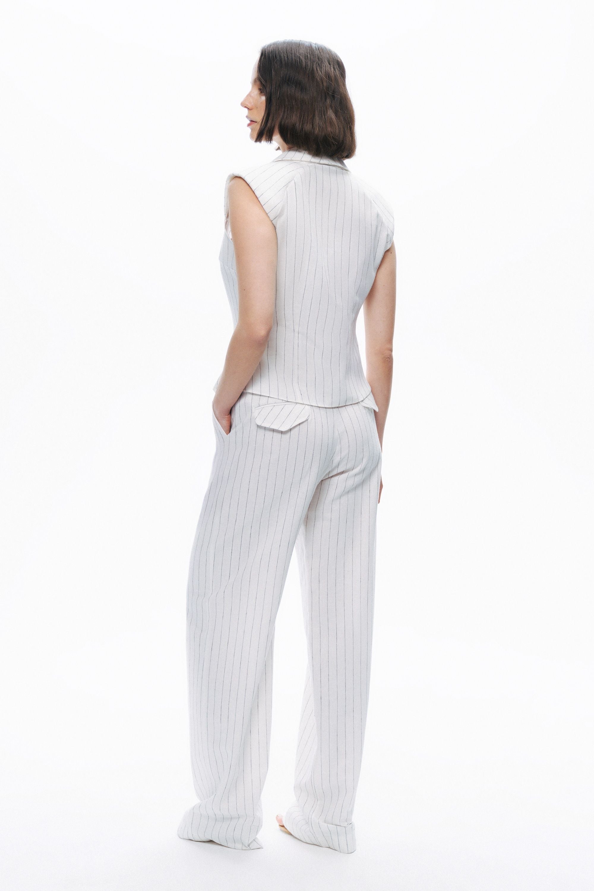 Sleeveless Linen Blend Shirt with Shoulder Pads