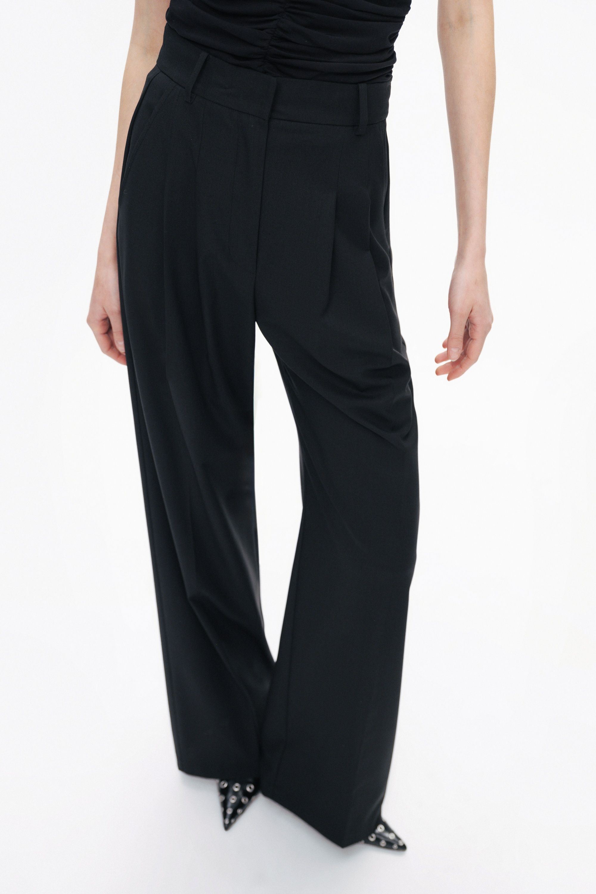 Black Double-Pleated Trousers