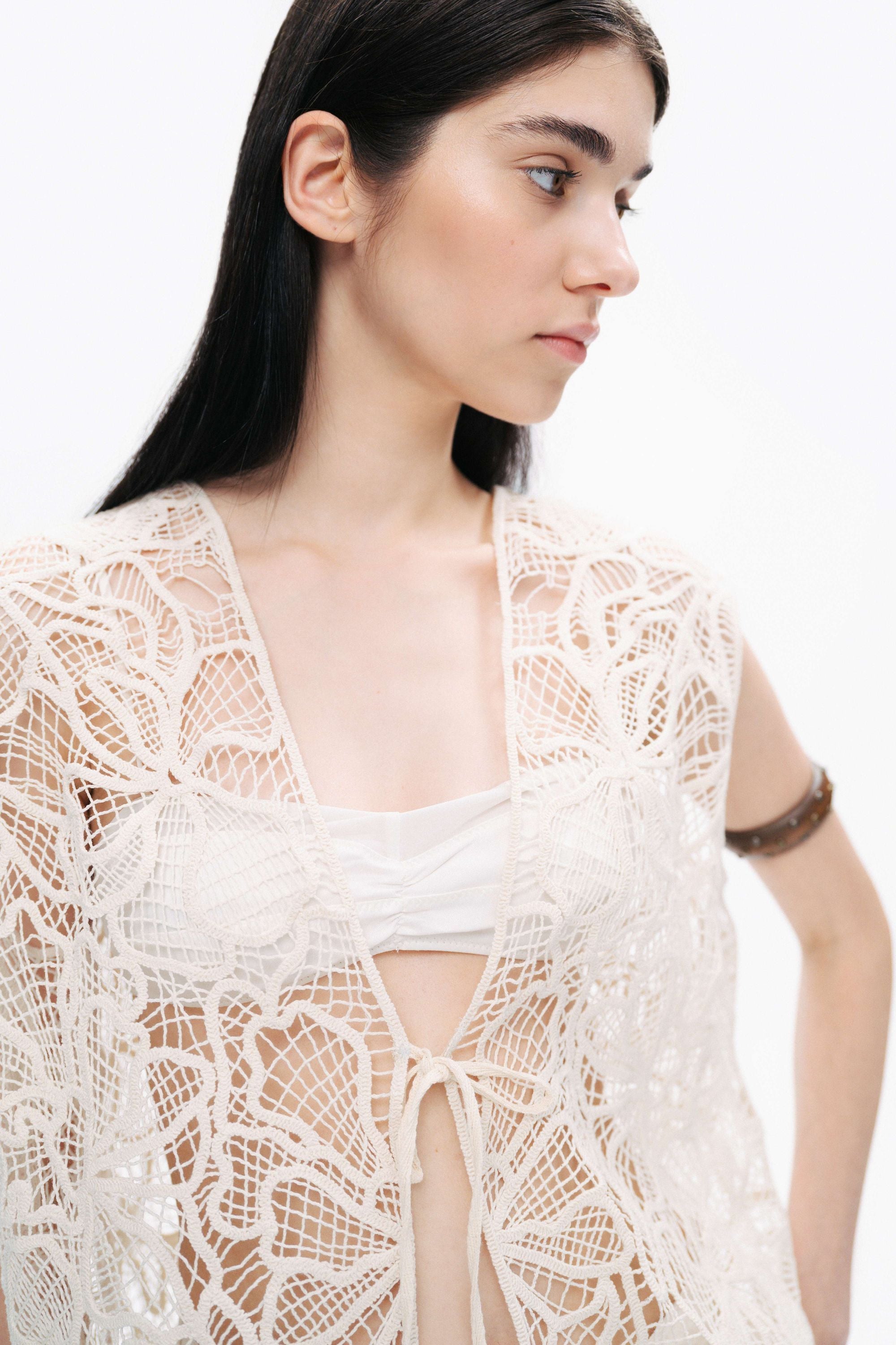 Ecru Floral Embroidered Detailed Vest