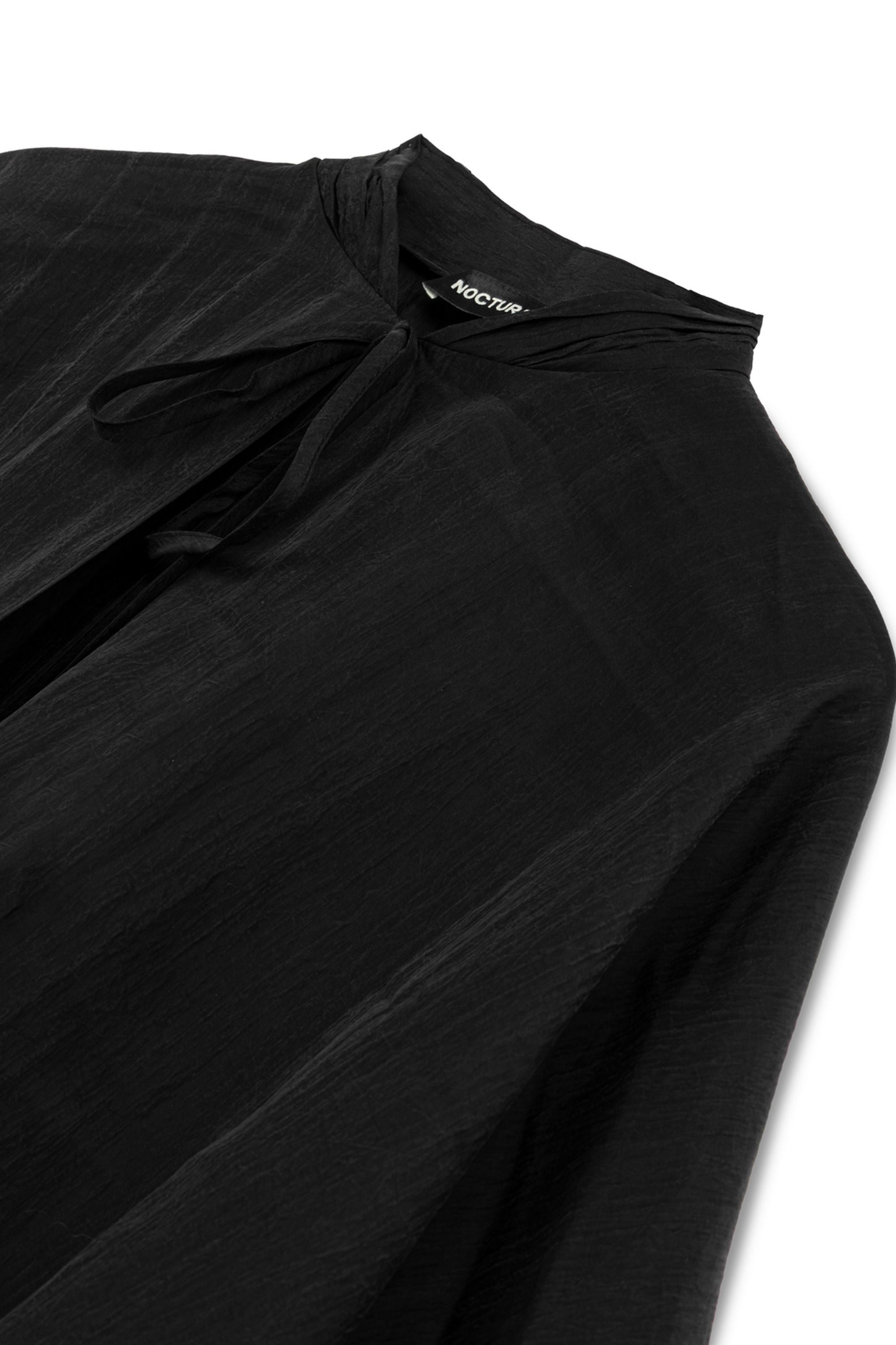Black Asymmetric Cape