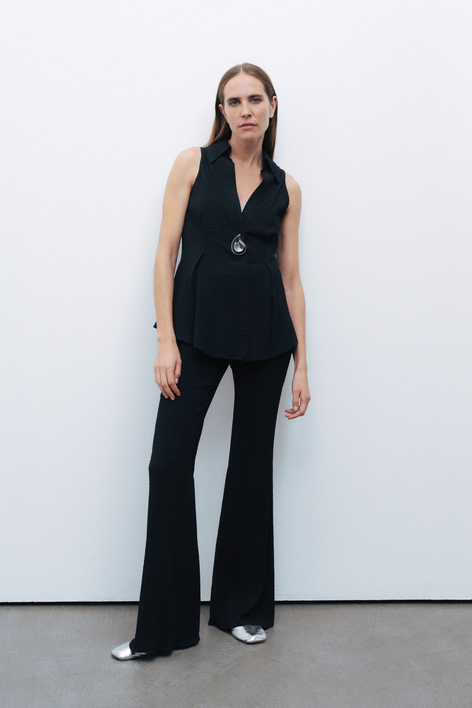 Black Accessory Detailed Blouse