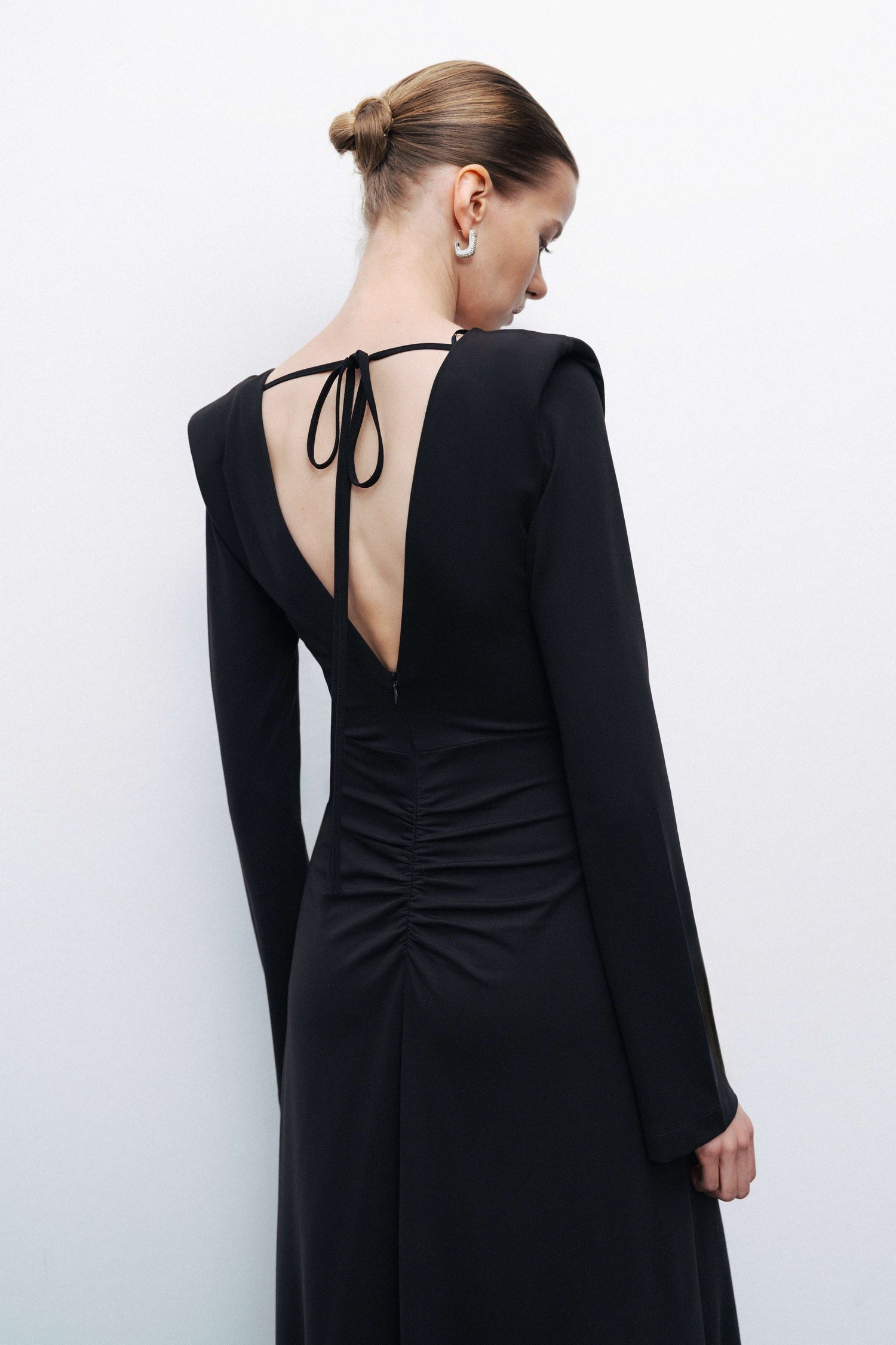 Black Padded Accessory Detailed Maxi Dress