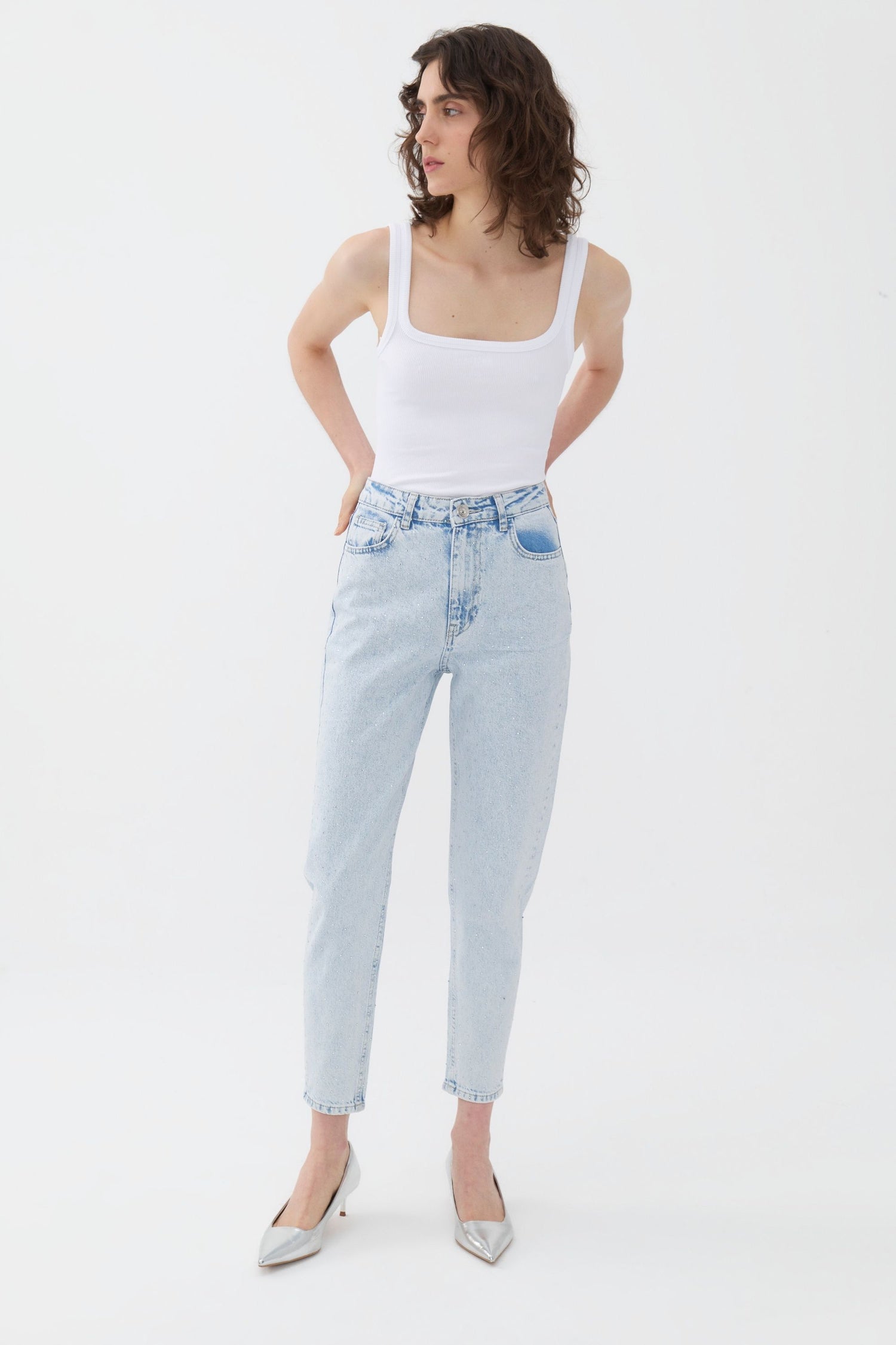 High-Waisted Jeans