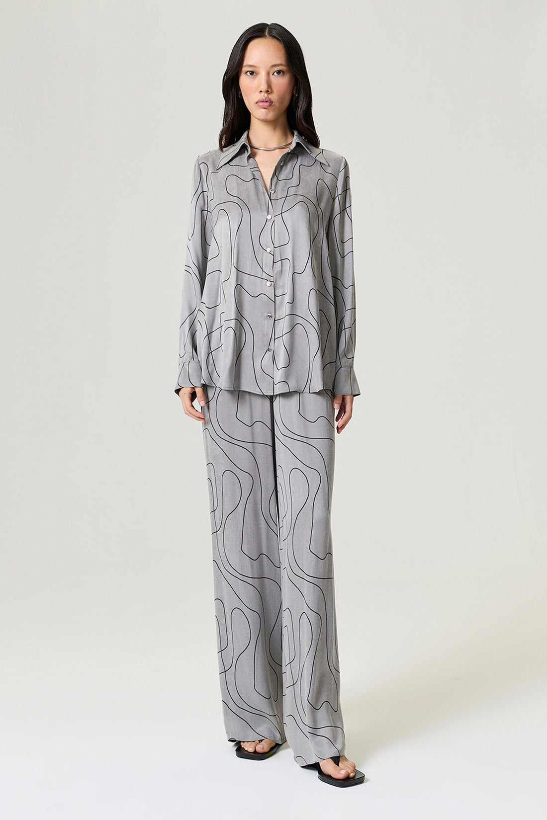 Flowy Wide-Leg Tailored Pants